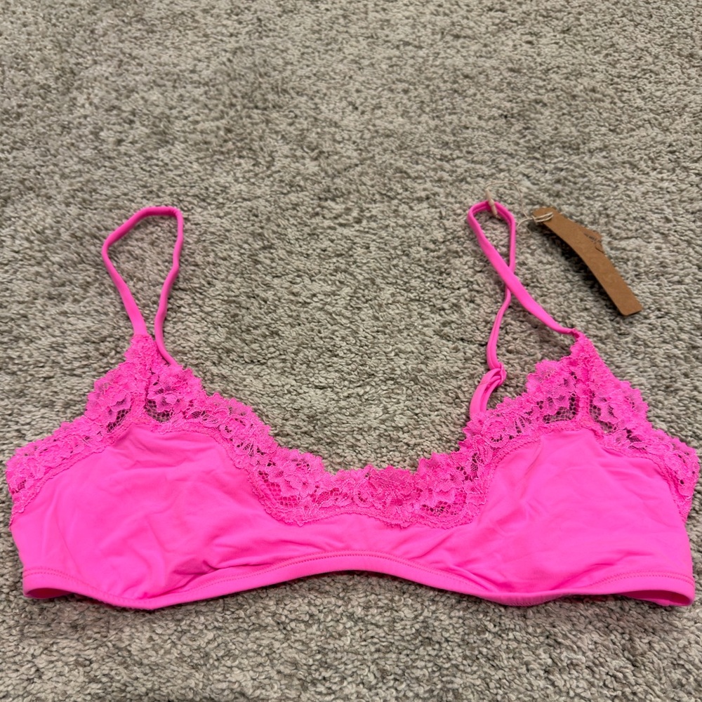 NWT Hot Pink SKIMS Bralette